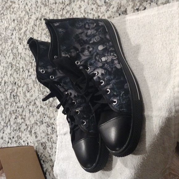 Men's size 12 horror theme shoe - Picture 2 of 11